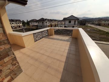 4 Bedroom Elsa Model in Tierra Verde Subic Along the Highway