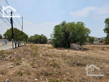 TERRENO EN PACHUQUILLA SOBRE AVENIDA HIDALGO, EXCELENTE UBICACIÓN.