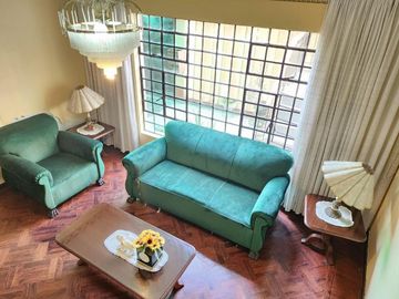 CASA POR REMODELAR - 3 PISOS - 7 DOR. - 1 COCHERA - PARALELA CUADRA 13 AV. LA MARINA