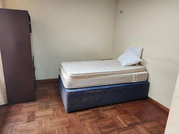 CASA POR REMODELAR - 3 PISOS - 7 DOR. - 1 COCHERA - PARALELA CUADRA 13 AV. LA MARINA