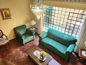 CASA POR REMODELAR - 3 PISOS - 7 DOR. - 1 COCHERA - PARALELA CUADRA 13 AV. LA MARINA