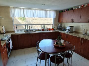 CASA EN VENTA EN ZAVALETA