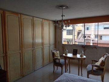¡Vendo Casa! en Calle Curazao cdra. 5 - Urb. Sta Patricia La Molina