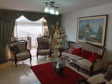 ¡Vendo Casa! en Calle Curazao cdra. 5 - Urb. Sta Patricia La Molina
