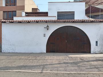 ¡Vendo Casa! en Calle Curazao cdra. 5 - Urb. Sta Patricia La Molina