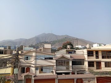 ¡Vendo Casa! en Calle Curazao cdra. 5 - Urb. Sta Patricia La Molina