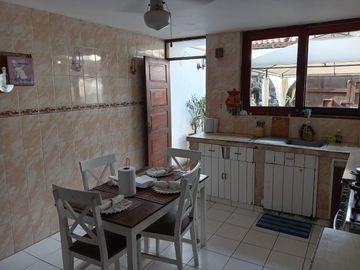 ¡Vendo Casa! en Calle Curazao cdra. 5 - Urb. Sta Patricia La Molina