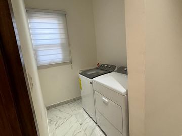 SE RENTA CASA AMUEBLADA EN BASALTO RESIDENCIAL