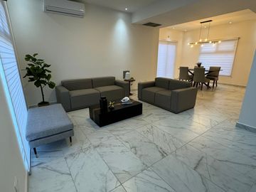 SE RENTA CASA AMUEBLADA EN BASALTO RESIDENCIAL