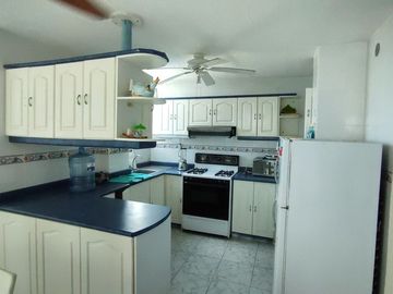 ✅ VENTA DE HERMOSO DEPARTAMENTO CON VISTA ESPECTACULAR TRES DORMITORIOS - QUINTO PISO. (TONSUPA) $59,000.oo