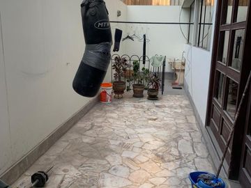 Vendo dpto. POR REMODELAR 1er. piso Av. Los Fresnos - La Molina $ 159,000