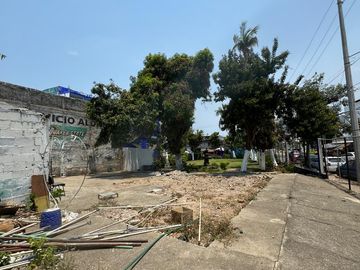 EN VENTA EDIFICIO EN ACAPULCO DORADO COLONIA CENTRO UBICADO EN ESQUINA 3 FRENTES