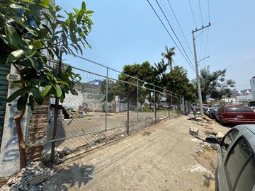 EN VENTA EDIFICIO EN ACAPULCO DORADO COLONIA CENTRO UBICADO EN ESQUINA 3 FRENTES