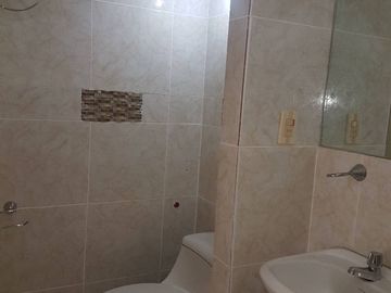 VENTA DE CASA RENTERA EN SAUCES 8 - FRENTE A RIOCENTRO NORTE (ANDREINA)