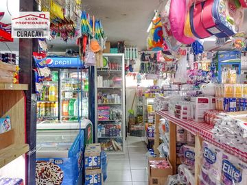 León Propiedades vende 3 locales comerciales en Avenida principal, Curacavi