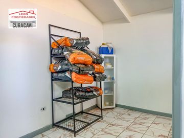 León Propiedades vende 3 locales comerciales en Avenida principal, Curacavi