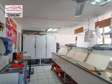 León Propiedades vende 3 locales comerciales en Avenida principal, Curacavi