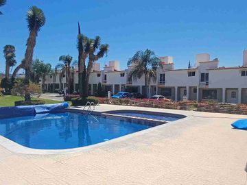 Casa en venta Mayoral de Juriquilla,  lindisima casa en venta en condominio,     3 recamaras, frente a la alberca, a unos pasos de la UVM y LA COMER excelente estado. Gánala!! Vive en JURIQUILLA