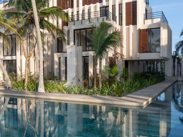 Espectacular villas con penthouse privado frente al mar