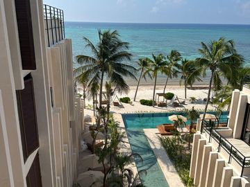 Espectacular villas con penthouse privado frente al mar
