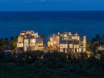 Espectacular villas con penthouse privado frente al mar