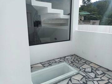 En venta  2 últimas CASAS DE 3 DORMITORIOS 98 m2, Nayon, clima ideal, por estrenar, terraza