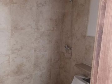 En venta  2 últimas CASAS DE 3 DORMITORIOS 98 m2, Nayon, clima ideal, por estrenar, terraza