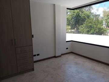 En venta  2 últimas CASAS DE 3 DORMITORIOS 98 m2, Nayon, clima ideal, por estrenar, terraza