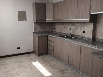 En venta  2 últimas CASAS DE 3 DORMITORIOS 98 m2, Nayon, clima ideal, por estrenar, terraza