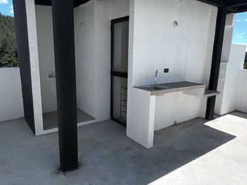 En venta  2 últimas CASAS DE 3 DORMITORIOS 98 m2, Nayon, clima ideal, por estrenar, terraza