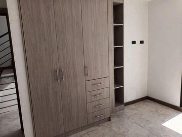 En venta  2 últimas CASAS DE 3 DORMITORIOS 98 m2, Nayon, clima ideal, por estrenar, terraza