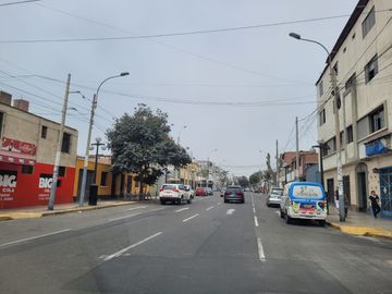 REMATO CASA CON DOS INQUILINOS PRECARIOS - ACEPTO OFERTAS