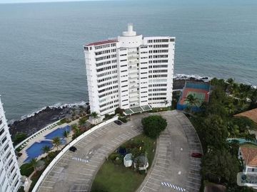 PENTHOUSE FRENTE AL MAR EN CORONADO, PANAMÁ