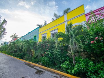 Casa con Vista al Mar en el Centro Histórico, Mazatlán, México - ¡Oportunidad Perfecta de Inversión!