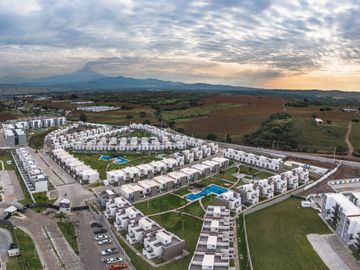 VENTA DE CASA PARA INVERSION CON ALBERCA  CERCA DE CUAUTLA
