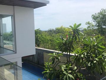 Villa Freehold 6 Bedrooms Ocean View in Ungasan