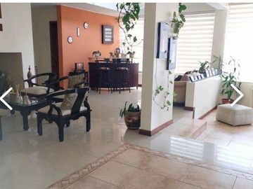 CASA DE VENTA URBANIZACION JACARANDA CUMBAYA