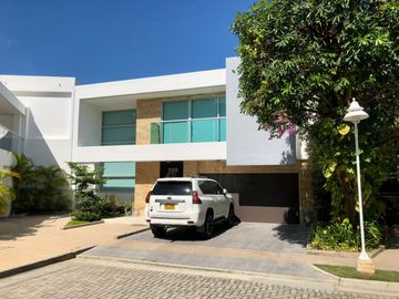 Casa de lujo en venta en villa campestre de 3 cuartos con baño