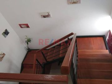 Elegancia Y Comodidad Definen Tu Nuevo Hogar: Dúplex Moderno En Urb Los Corales