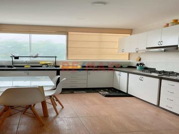 Elegancia Y Comodidad Definen Tu Nuevo Hogar: Dúplex Moderno En Urb Los Corales