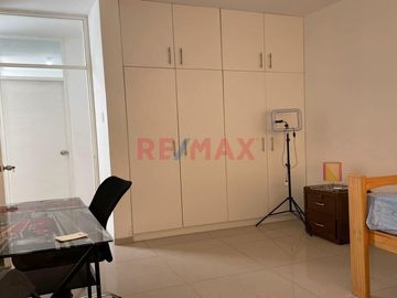 Elegancia Y Comodidad Definen Tu Nuevo Hogar: Dúplex Moderno En Urb Los Corales