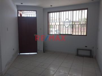 Linda Casa En Chimbote. Florida Baja ID 1088238