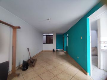 CASA 4 PISOS EN VENTA 420 M2 ASOC. BRISAS DEL MANTARO - EL AGUSTINO