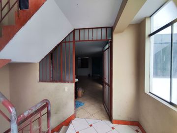 CASA 4 PISOS EN VENTA 420 M2 ASOC. BRISAS DEL MANTARO - EL AGUSTINO