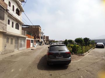 CASA 4 PISOS EN VENTA 420 M2 ASOC. BRISAS DEL MANTARO - EL AGUSTINO