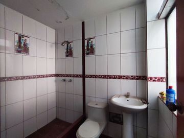 CASA 4 PISOS EN VENTA 420 M2 ASOC. BRISAS DEL MANTARO - EL AGUSTINO