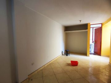 CASA 4 PISOS EN VENTA 420 M2 ASOC. BRISAS DEL MANTARO - EL AGUSTINO