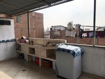 CASA 4 PISOS EN VENTA 420 M2 ASOC. BRISAS DEL MANTARO - EL AGUSTINO