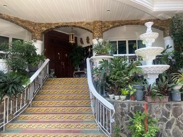 3 Storey House with 5 Bedrooms for Sale in Ayala Alabang Village, Muntinlupa City