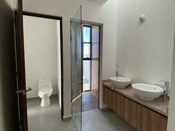 CASA EN VENTA EN VALLE DE JURIQUILLA, LA RESERVA